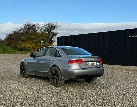 Audi A4 2009 photo 5