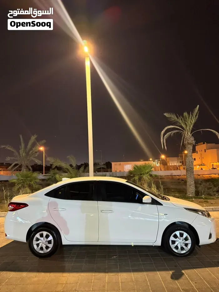 Toyota Yaris 2021 photo 2