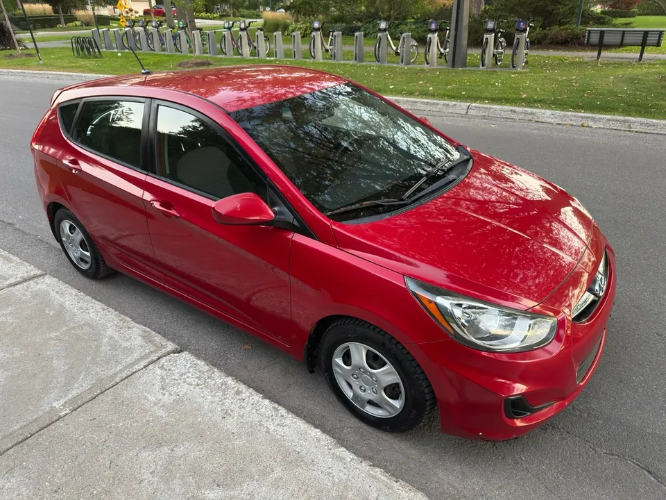 Hyundai Accent 2012 photo 4