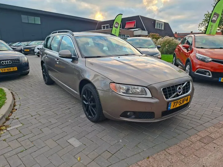 Volvo V70 2011 photo 2