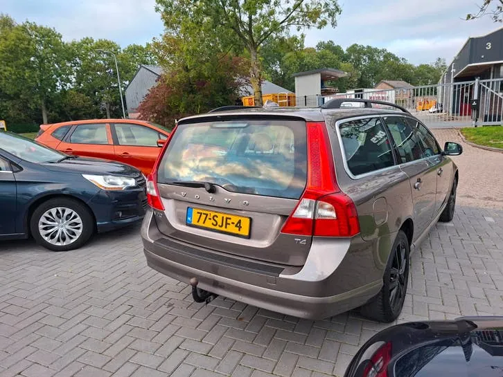 Volvo V70 2011 photo 3