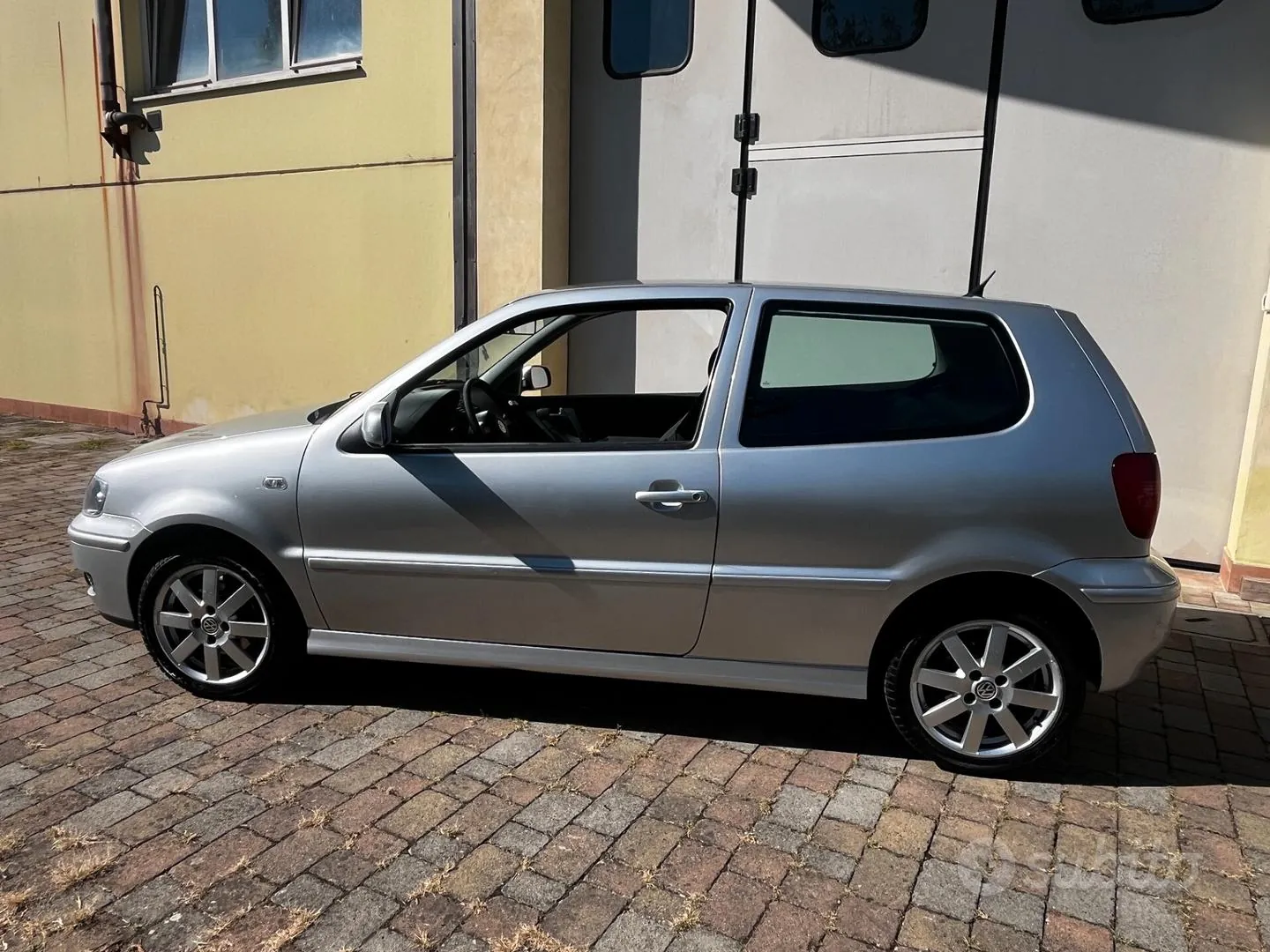 Volkswagen Polo 2001 photo 2