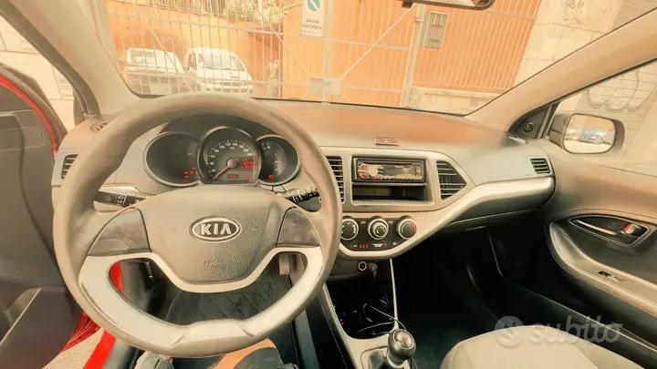 Kia Picanto 2011 photo 2