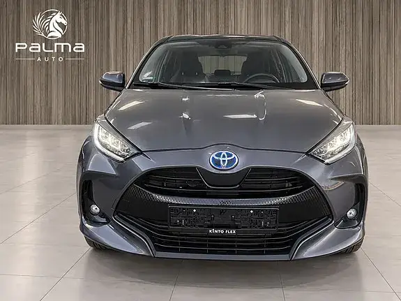 Toyota Yaris 2023 photo 2