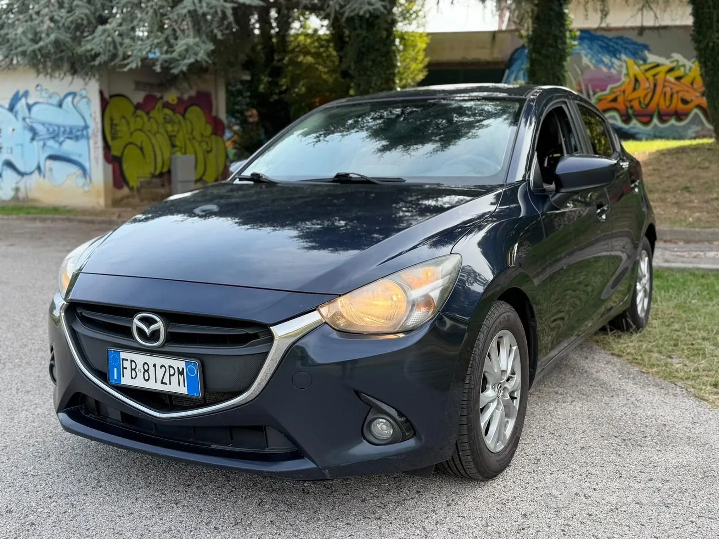 Mazda 2 2015 photo 4
