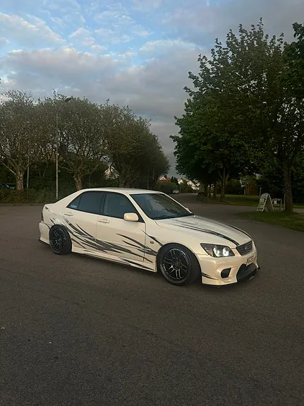 Lexus Is200