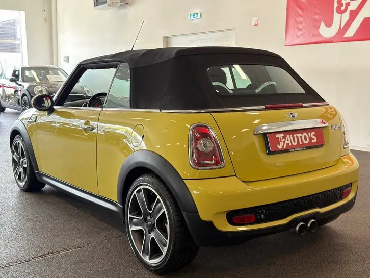 Mini Cabrio 2010 photo 3
