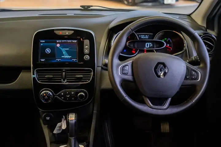 Renault Clio 2018 photo 2