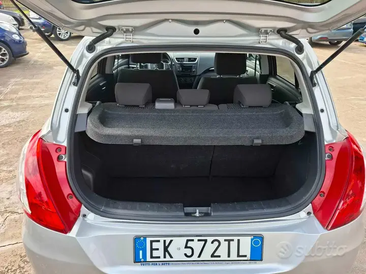Suzuki Swift 2012 photo 5