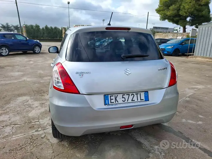 Suzuki Swift 2012 photo 3