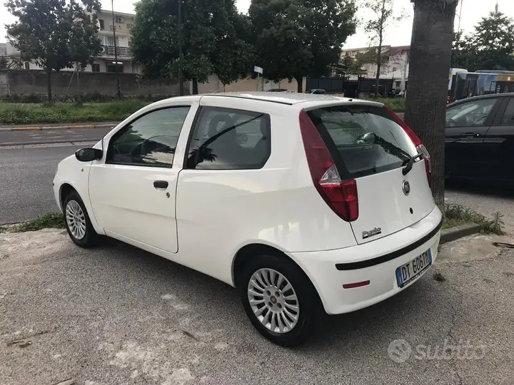 Fiat Punto 2009 photo 4