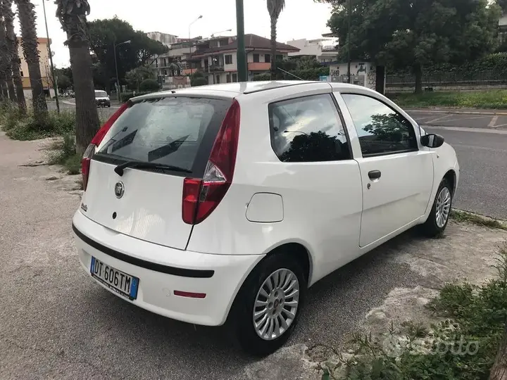 Fiat Punto 2009 photo 5