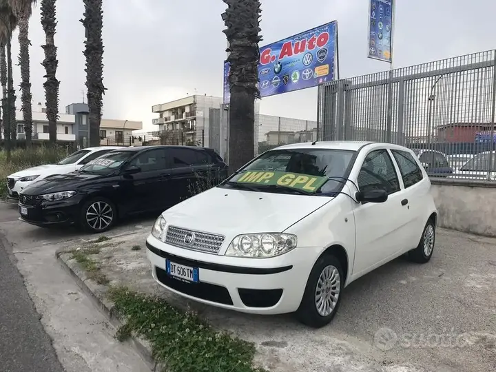 Fiat Punto 2009 photo 3