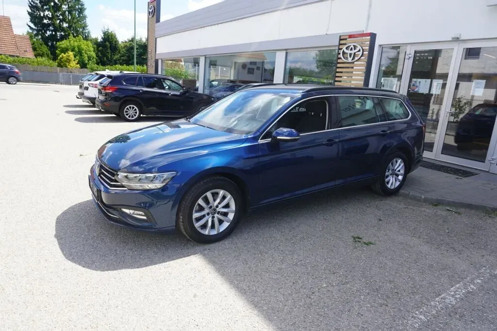 Volkswagen Passat 2022 photo 2