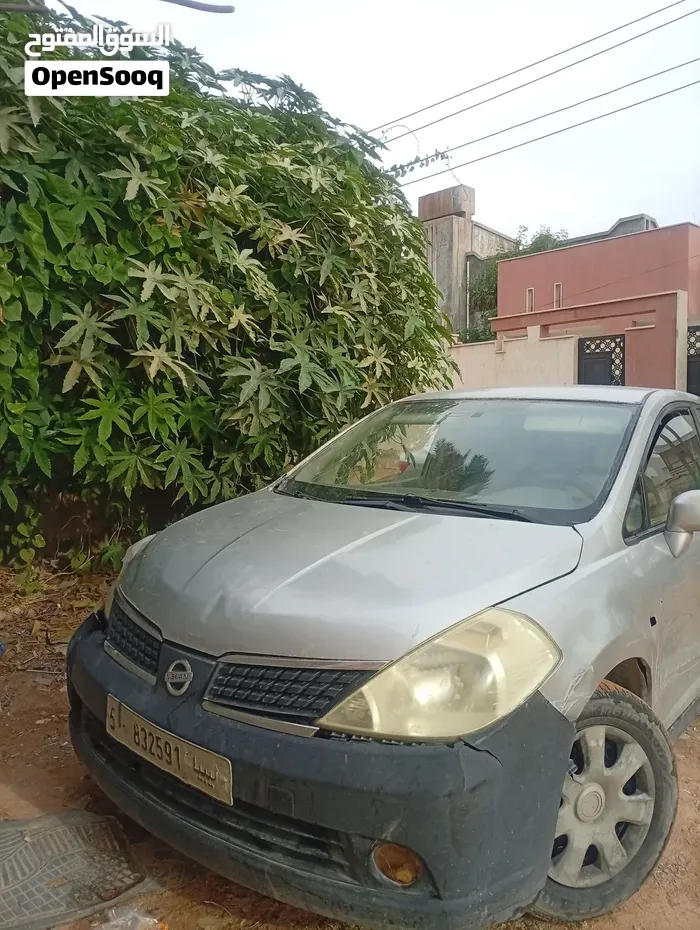 Nissan Tiida 2008 photo 2