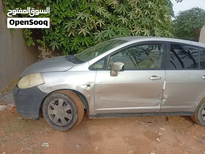 Nissan Tiida 2008 photo 3