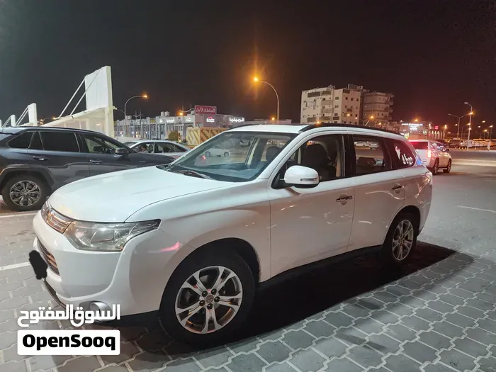 Mitsubishi Outlander 2014 photo 4