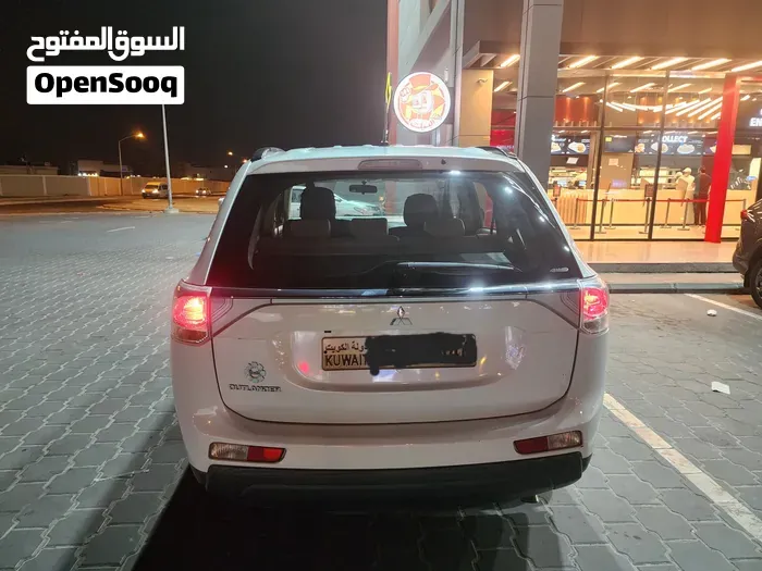 Mitsubishi Outlander 2014 photo 2