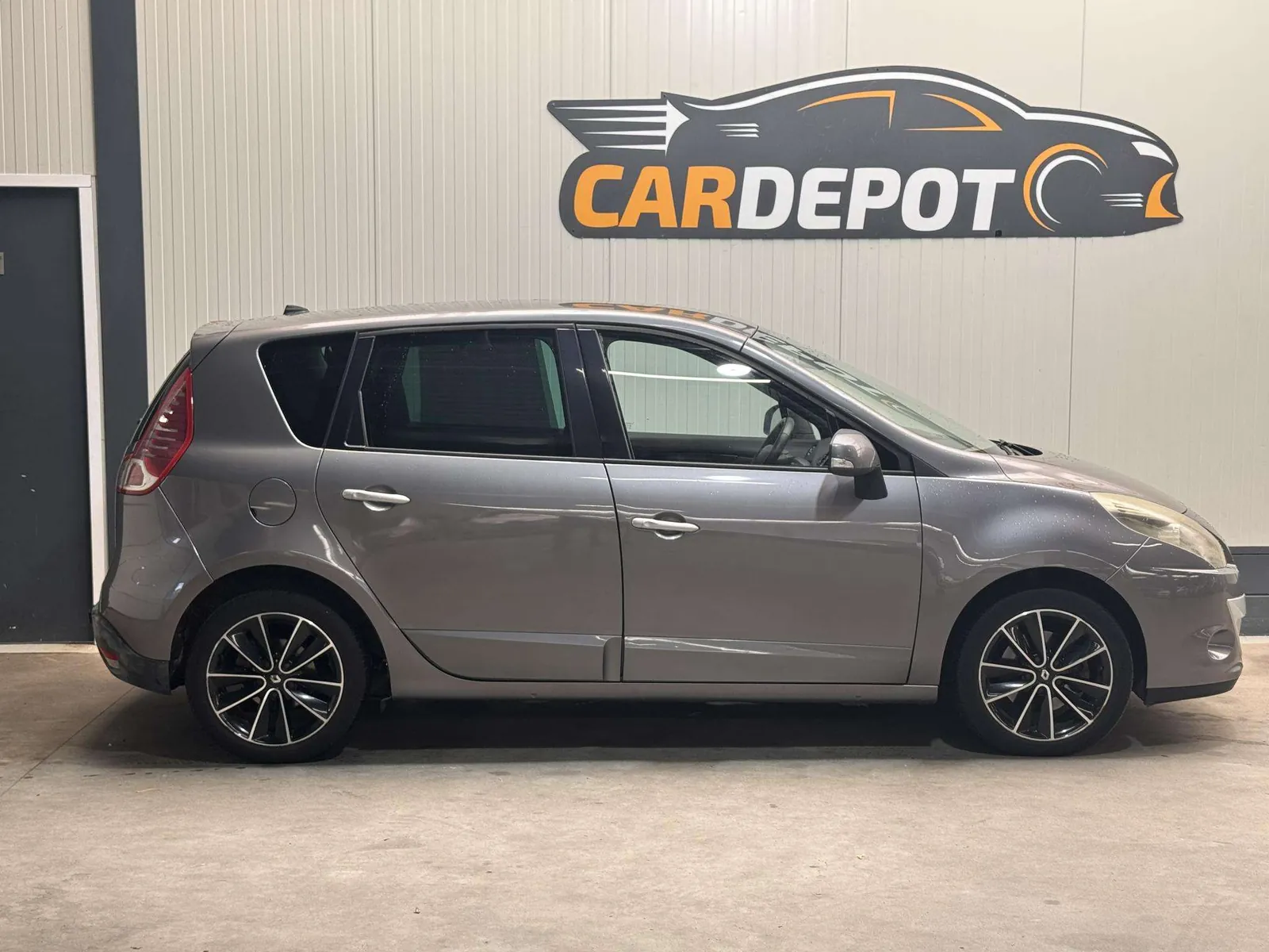 Renault Scenic 2011 photo 4