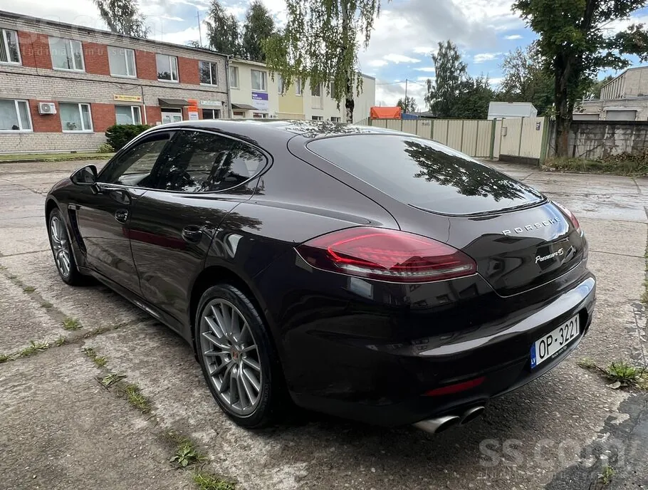 Porsche Panamera 2013 photo 4
