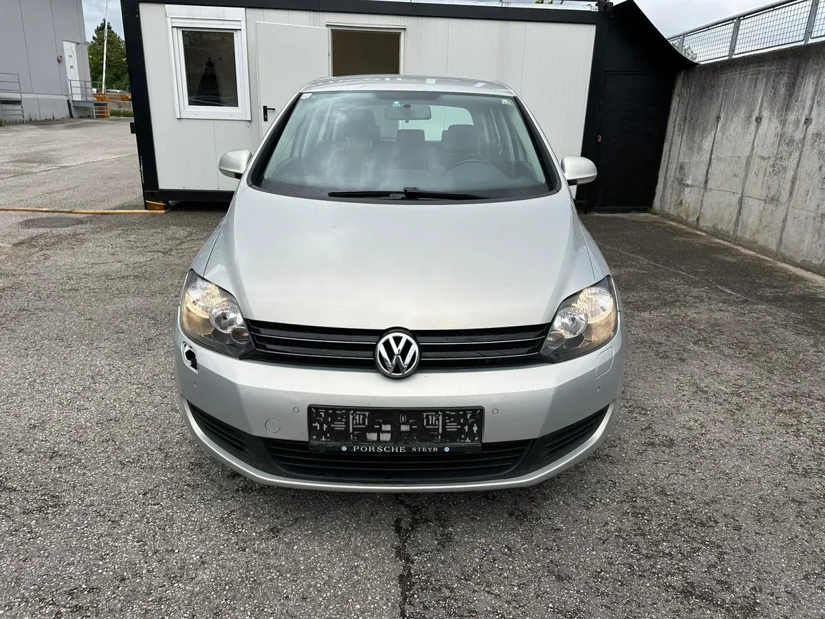 Volkswagen Golf 2011 photo 3