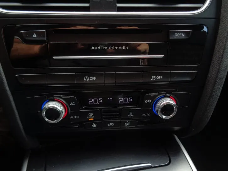 Audi A4 2013 photo 3