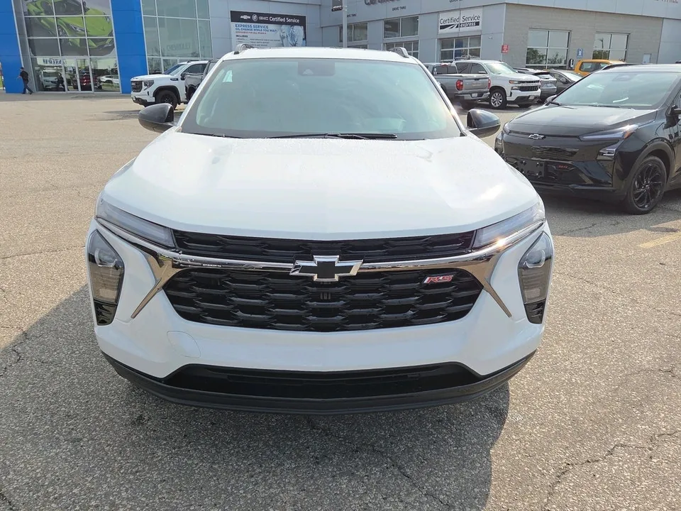 Chevrolet Trax 2026 photo 2