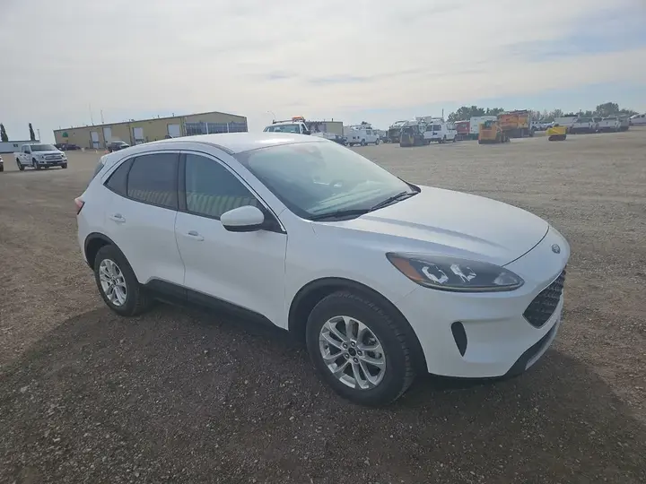 Ford Escape 2020 photo 2
