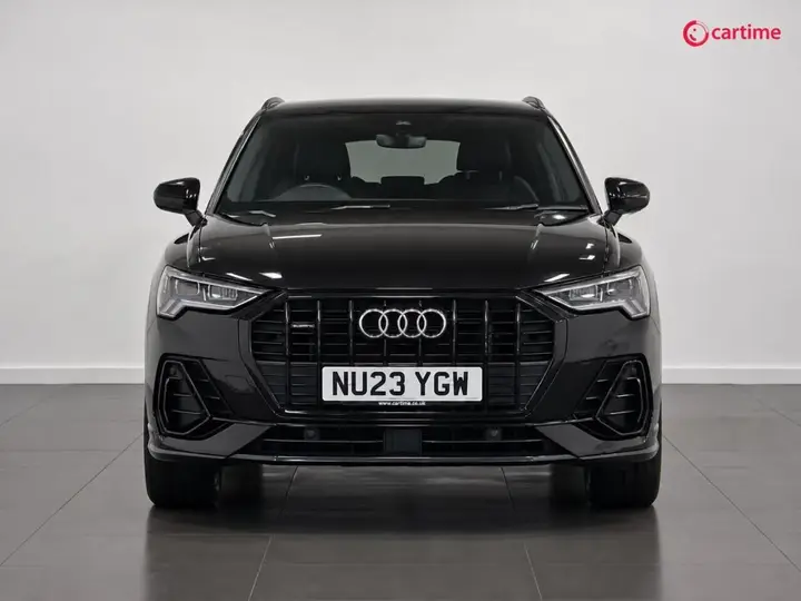 Audi Q3 2023 photo 2