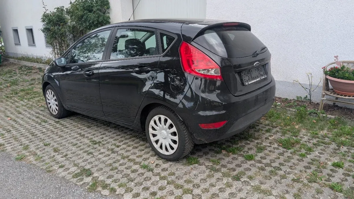 Ford Fiesta 2012 photo 3