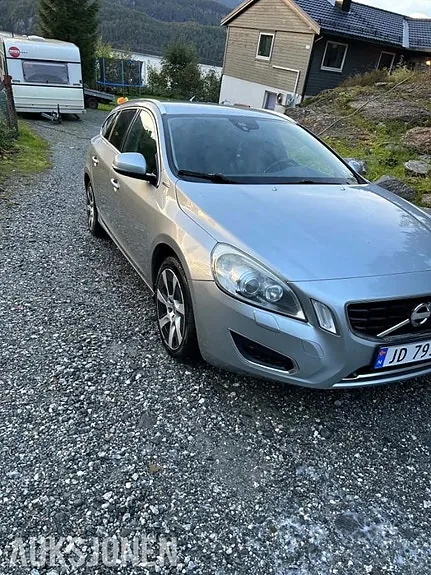 Volvo V60 2013 photo 2