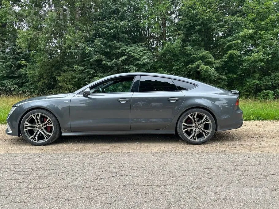 Audi A7 2013 photo 2