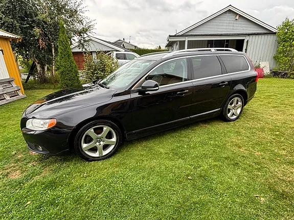 Volvo V70 2012 photo 2