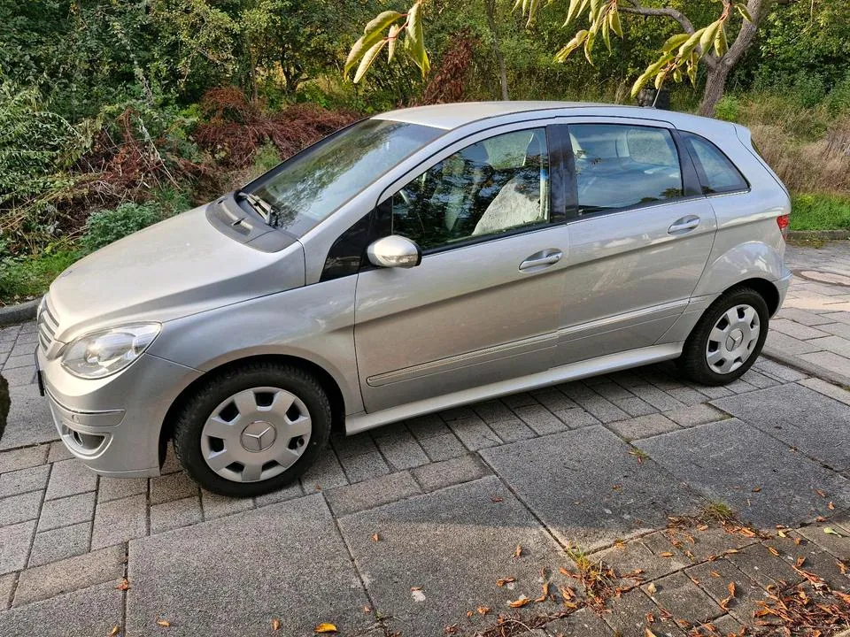 Mercedes-Benz B200D