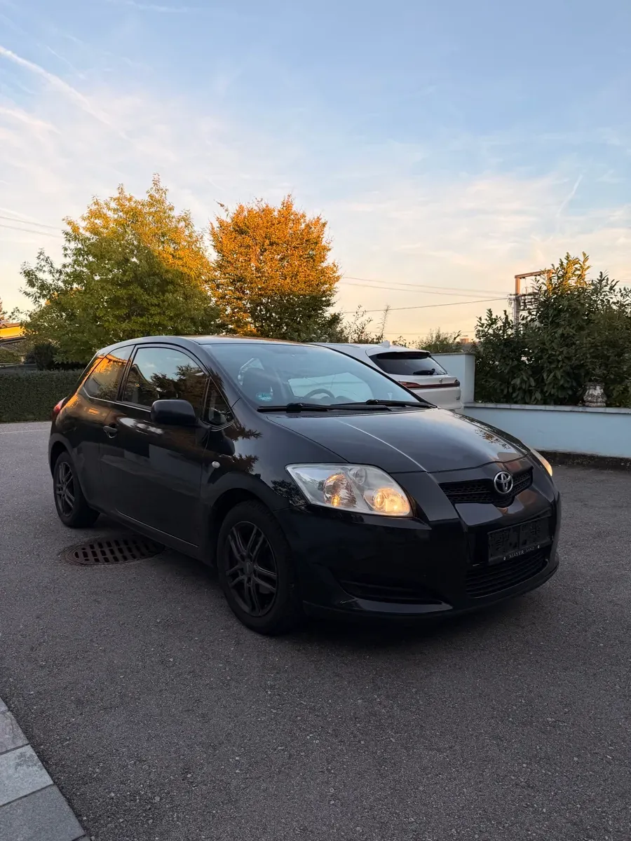 Toyota Auris 2007 photo 2