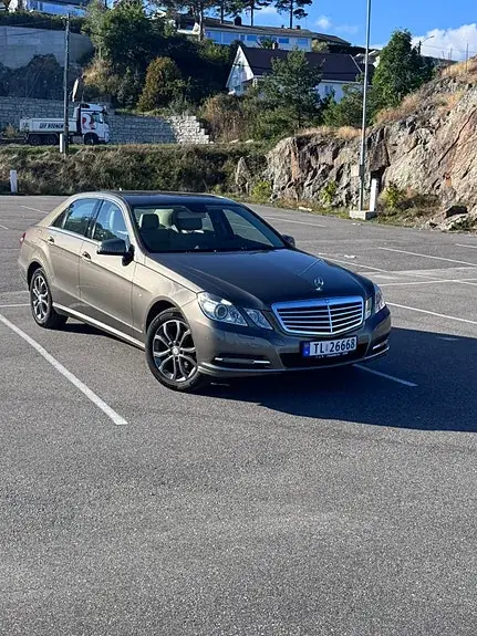 Mercedes-Benz E 220 D