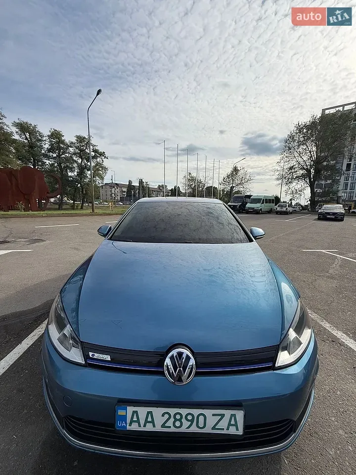 Volkswagen E-Golf 2016 photo 2