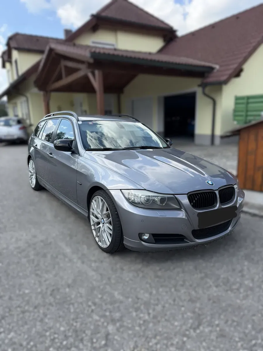 BMW 3 Series 2009 photo 2