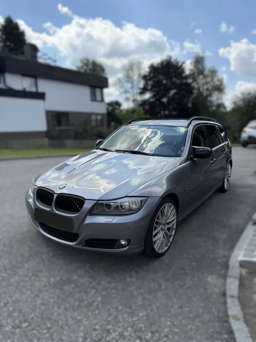 BMW 3 Series 2009 photo 3