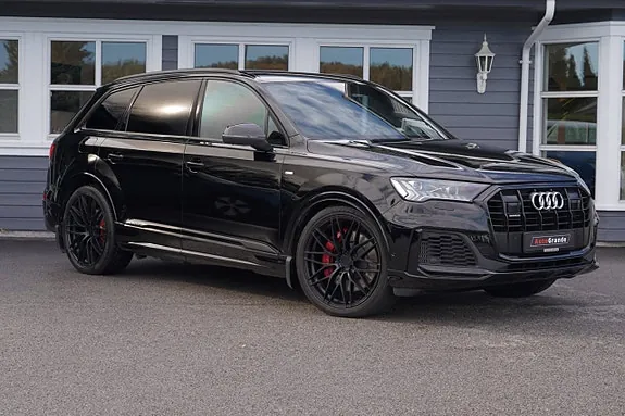 Audi Q7 2021 photo 2