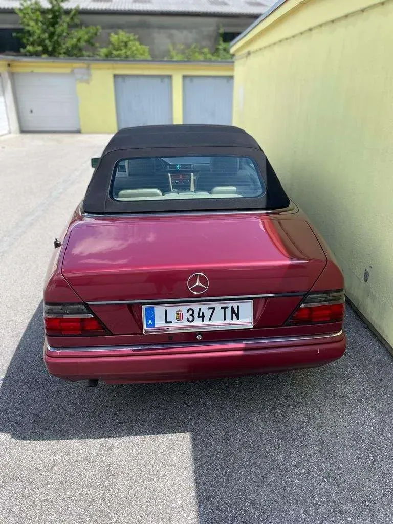 Mercedes-Benz Eklasse 1995 photo 2