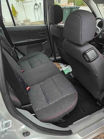 Mazda 2 2003 photo 4