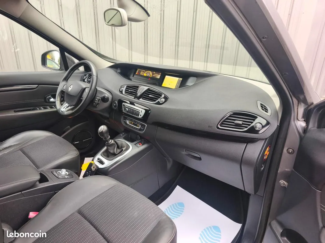 Renault Scenic 2013 photo 4
