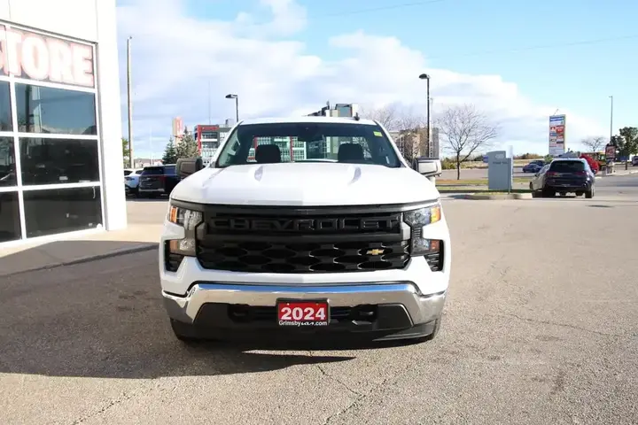 Chevrolet Silverado 1500 2024 photo 2
