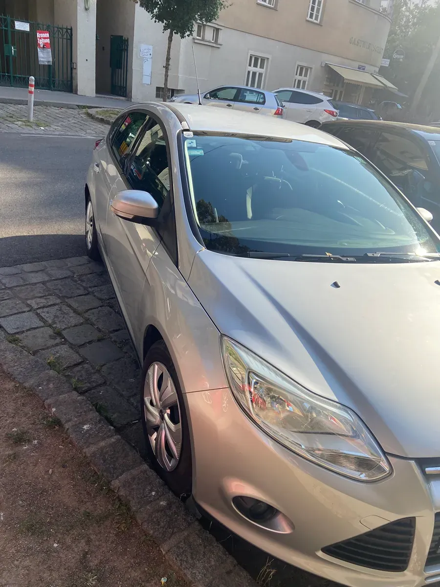 Ford Focus 2011 photo 3