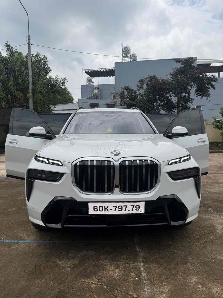 BMW X7 2025 photo 2