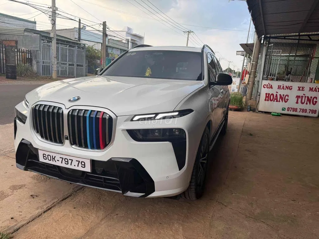 BMW X7