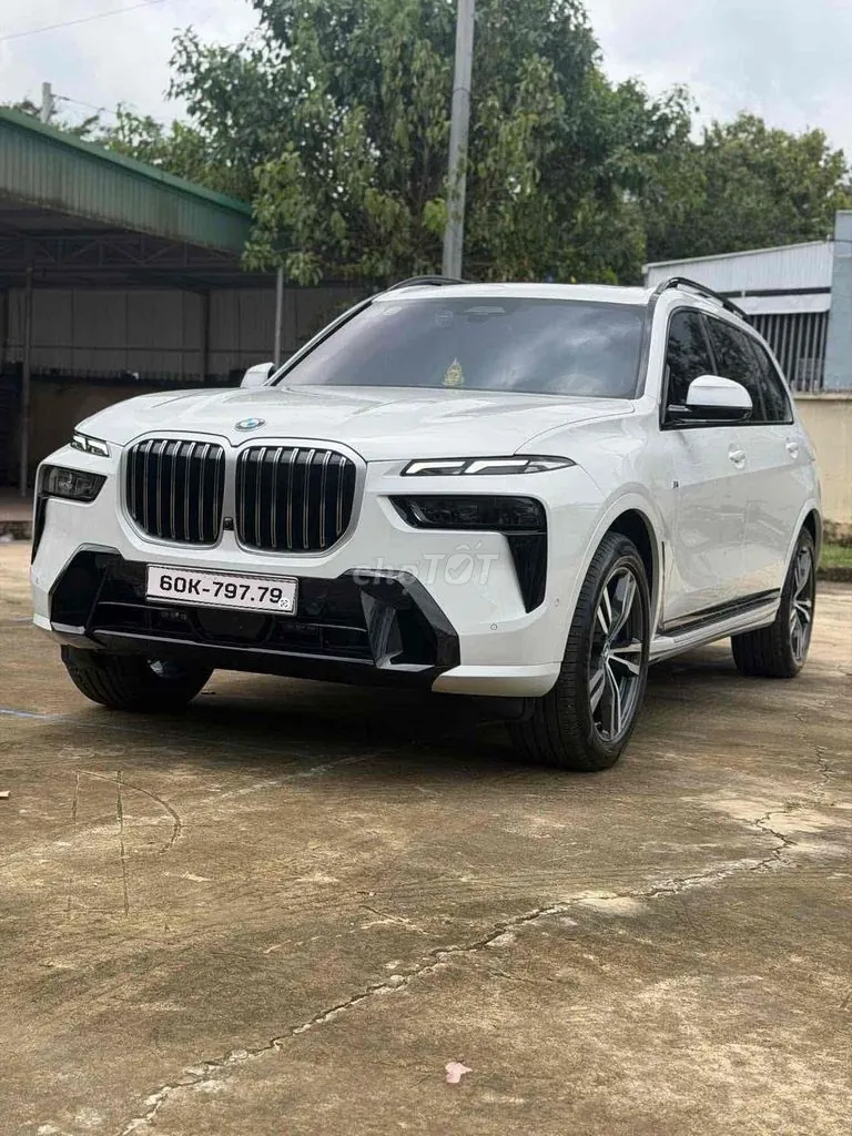 BMW X7 2025 photo 4