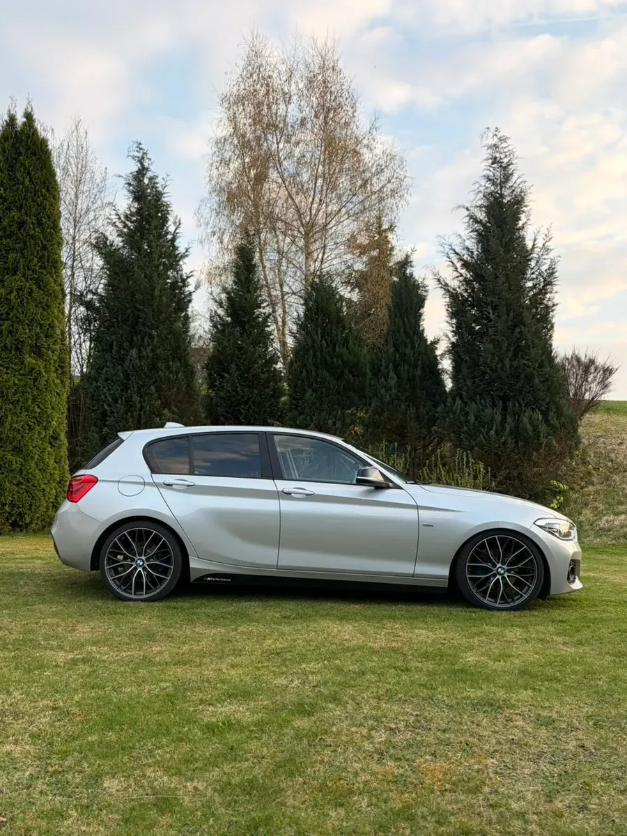 BMW 1 Series 2016 photo 2