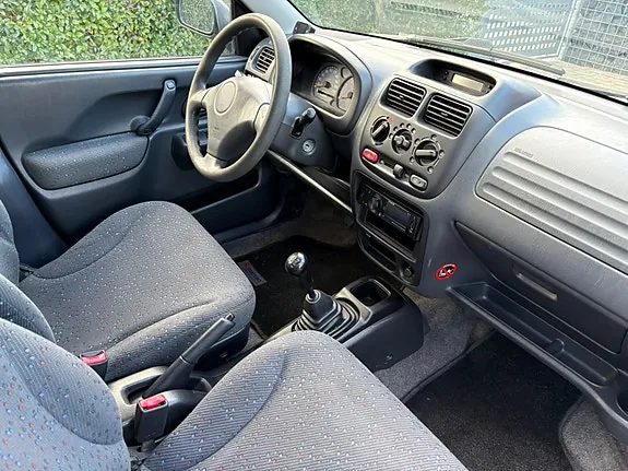 Suzuki Ignis 2003 photo 5